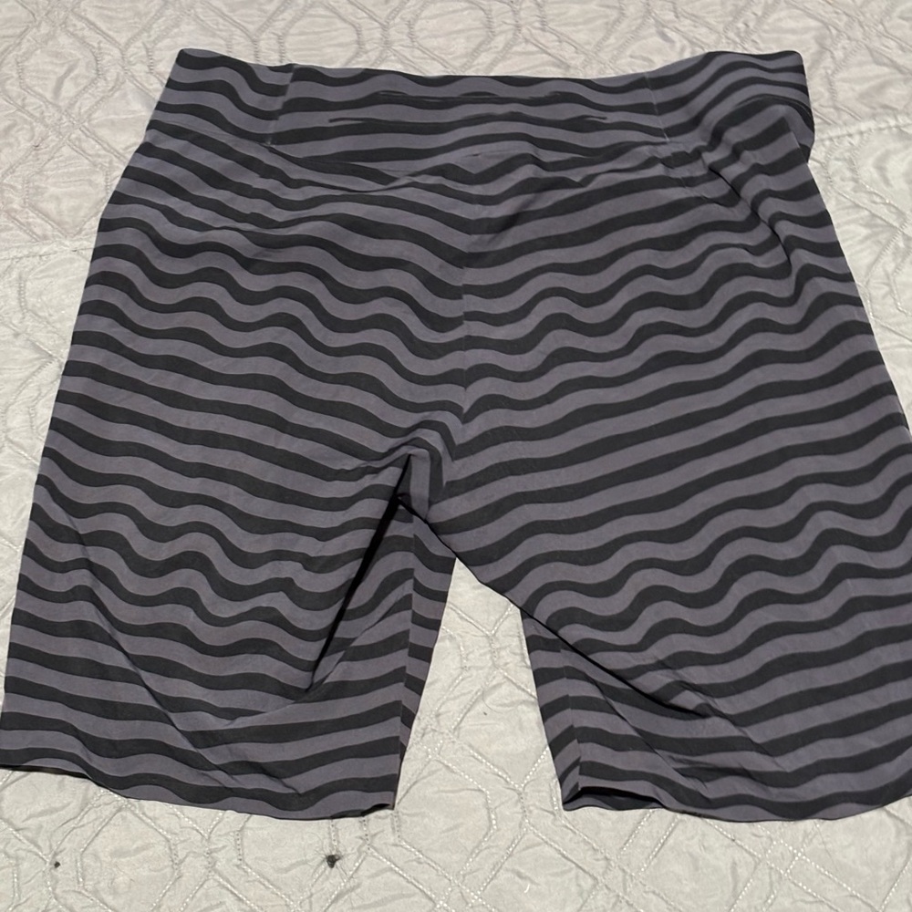 Men’s lululemon athletica Black and Gray Striped Board Shorts